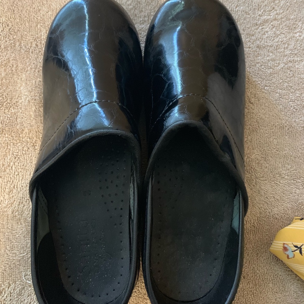 Sanita clogs